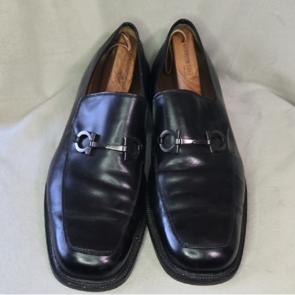 Salvatore Ferragamo Elegant Black Leather Oxfords with Buckle Detail